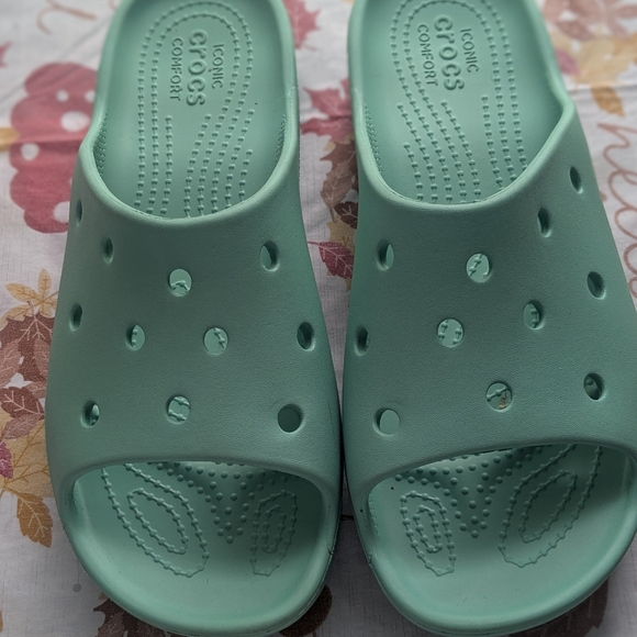 Crocs Slide Platform Sandals - Picture 1 of 4